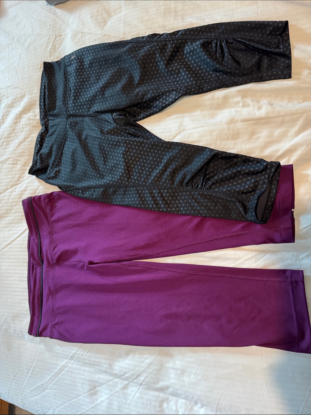 Danskin Now women’s Capri Leggings in Purple and Black Dot S